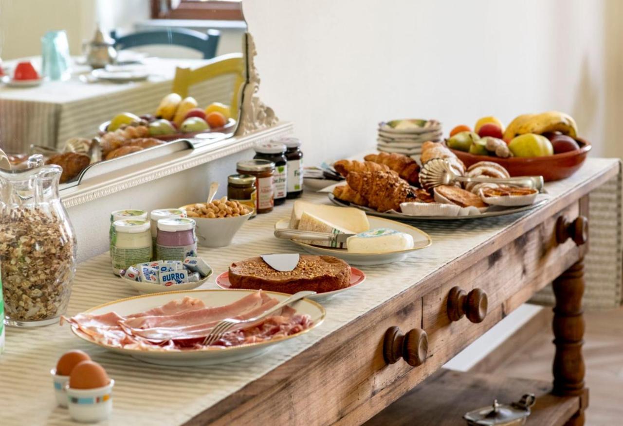 Diano dʼAlba Le Vecchie Persiane - Bed & Breakfast מראה חיצוני תמונה