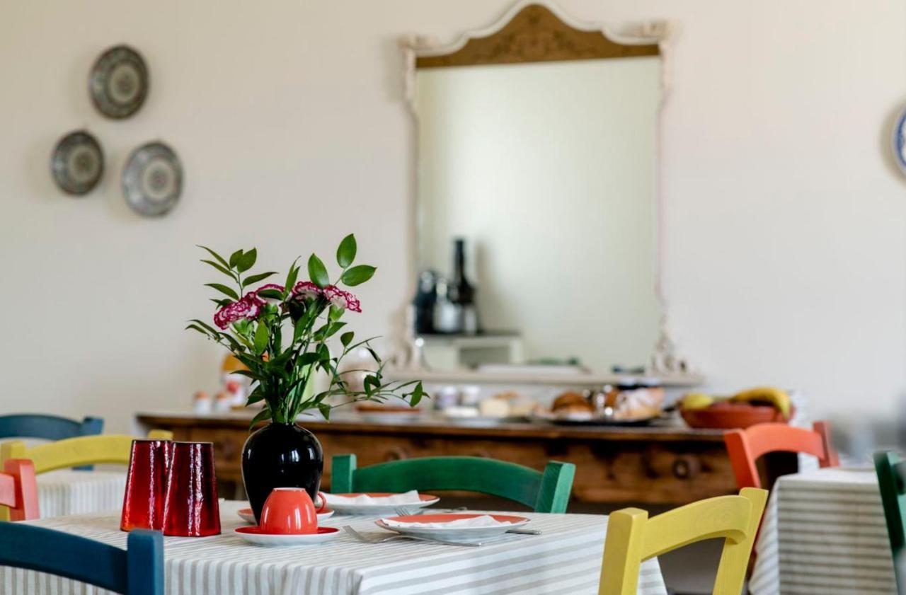 Diano dʼAlba Le Vecchie Persiane - Bed & Breakfast מראה חיצוני תמונה