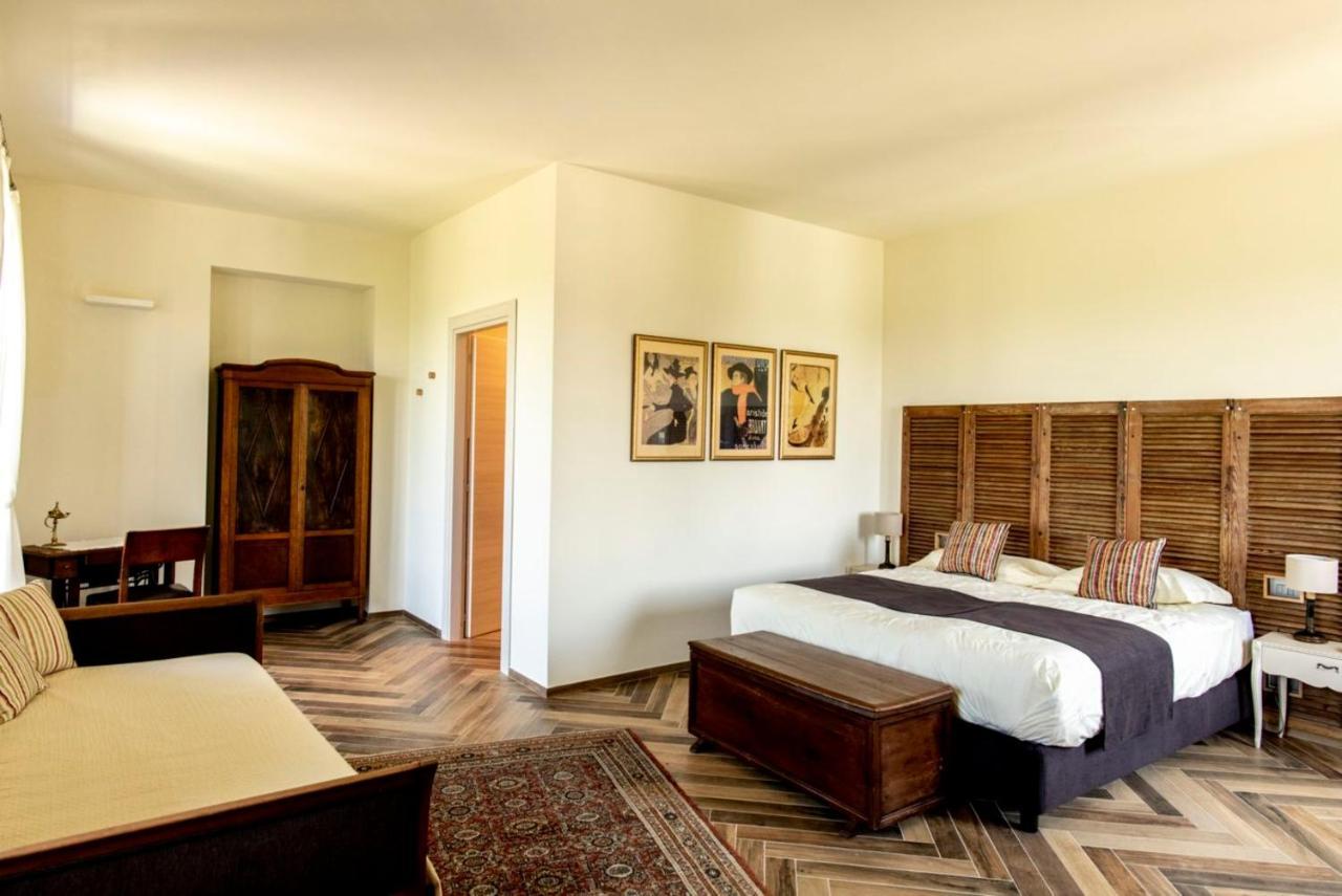 Diano dʼAlba Le Vecchie Persiane - Bed & Breakfast מראה חיצוני תמונה