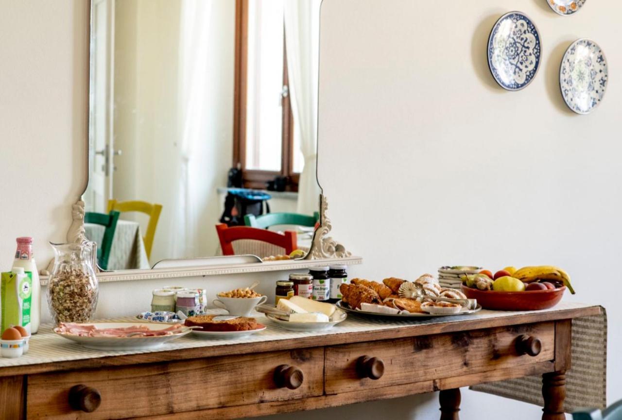 Diano dʼAlba Le Vecchie Persiane - Bed & Breakfast מראה חיצוני תמונה