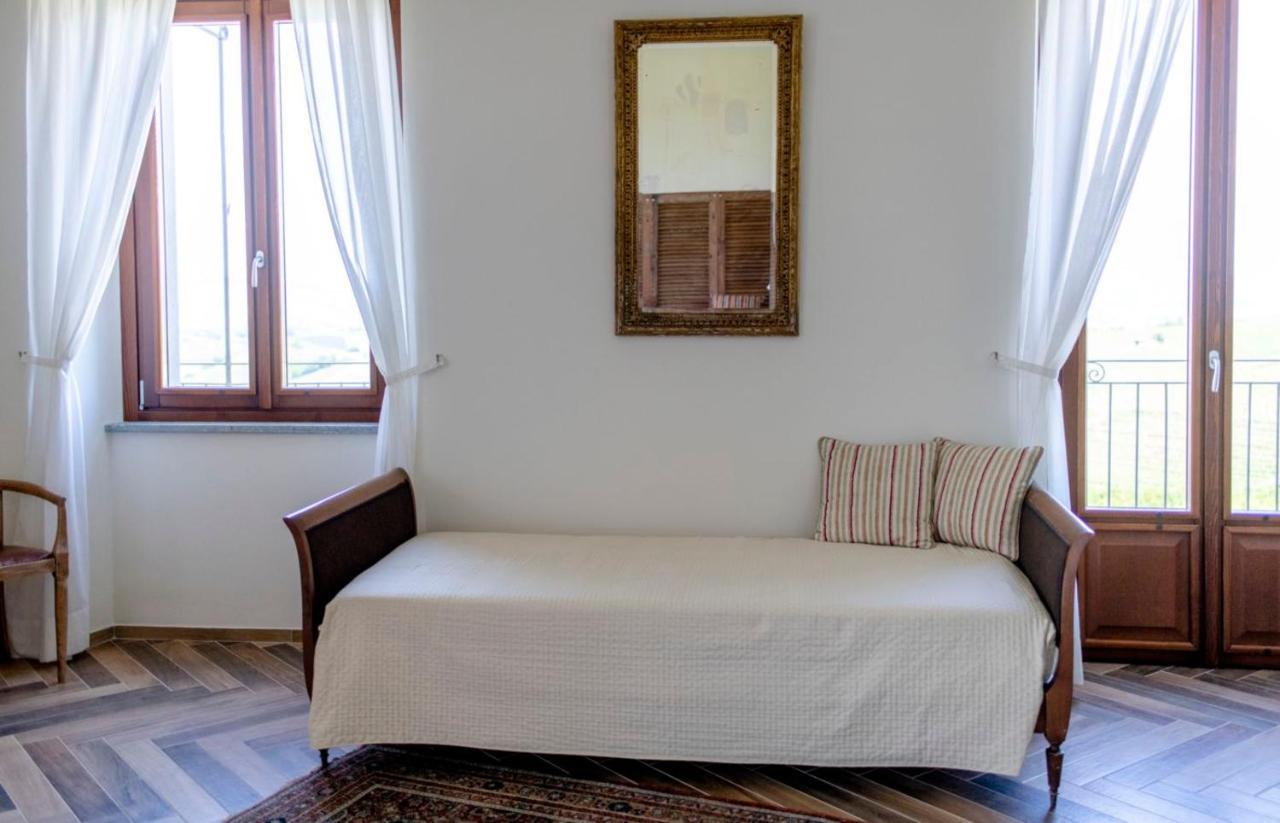 Diano dʼAlba Le Vecchie Persiane - Bed & Breakfast מראה חיצוני תמונה