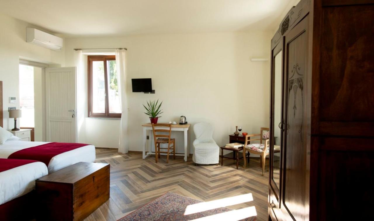 Diano dʼAlba Le Vecchie Persiane - Bed & Breakfast מראה חיצוני תמונה