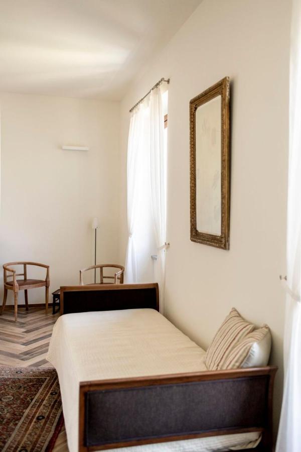 Diano dʼAlba Le Vecchie Persiane - Bed & Breakfast מראה חיצוני תמונה